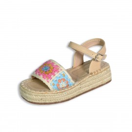 Sandalia de croché para niña