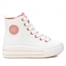 Bota deportiva con plataforma "Xti"