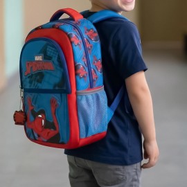 Complementos	 Mochila escolar Spider-Man