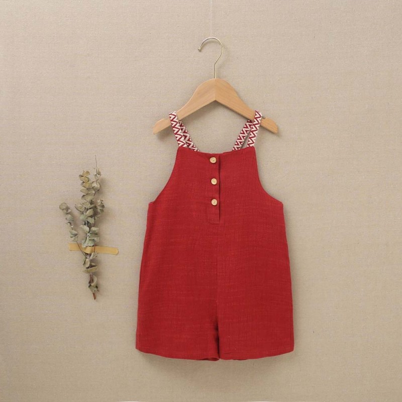 Peto rojo niña