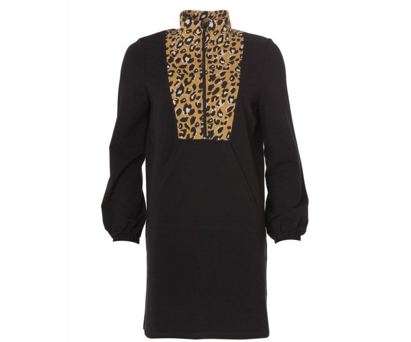vestido de cuello alto animal print